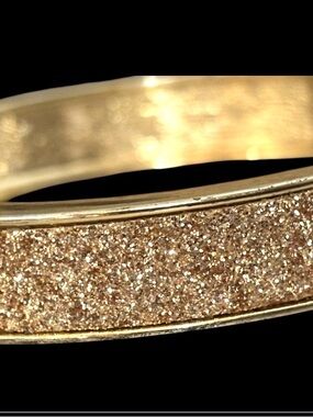 Gorgeous Gold plated Sparkle Bangle Bracelet 8 inches- has some wear inside